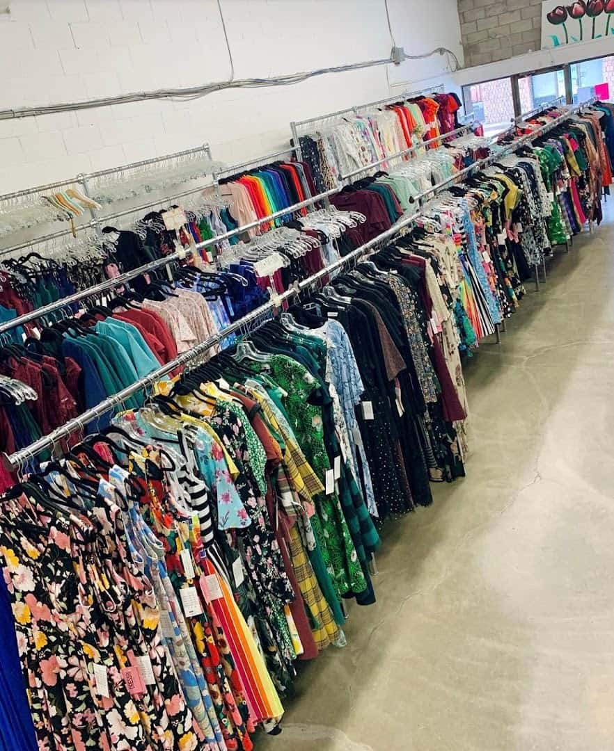 Dress911 — Retail & Boutiques photo 3 of 5