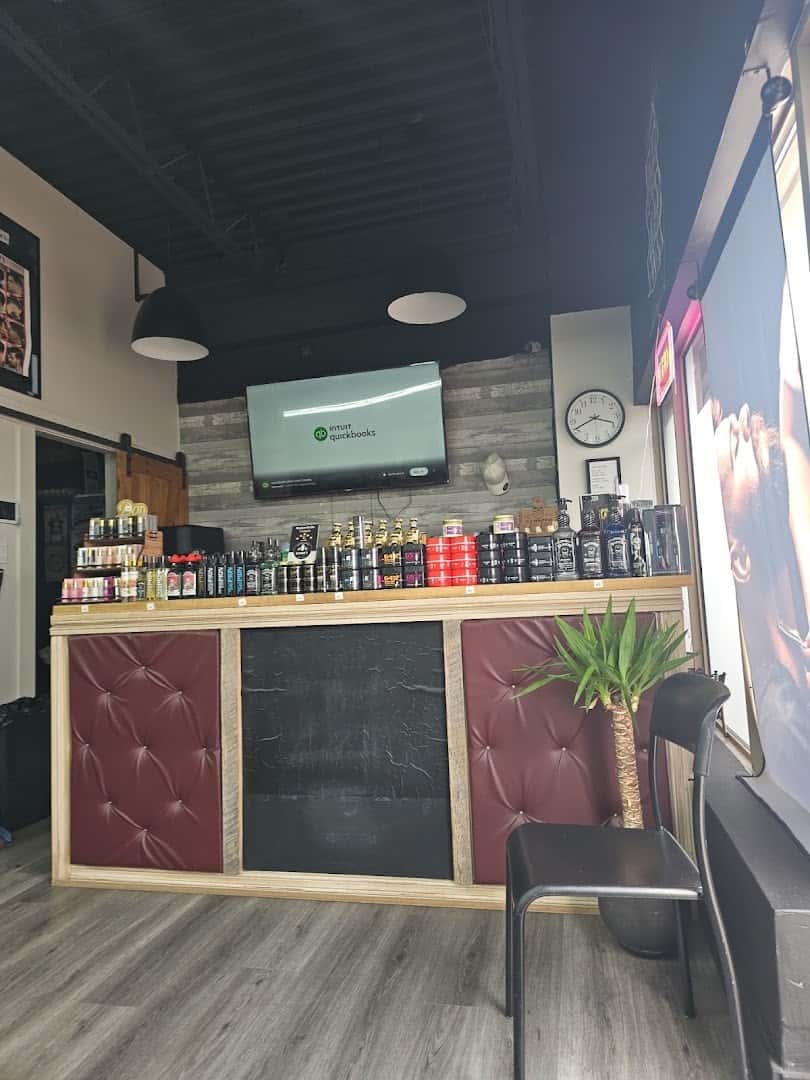 Eivans barbershop — Hair Salons & Barbers photo 3 of 4