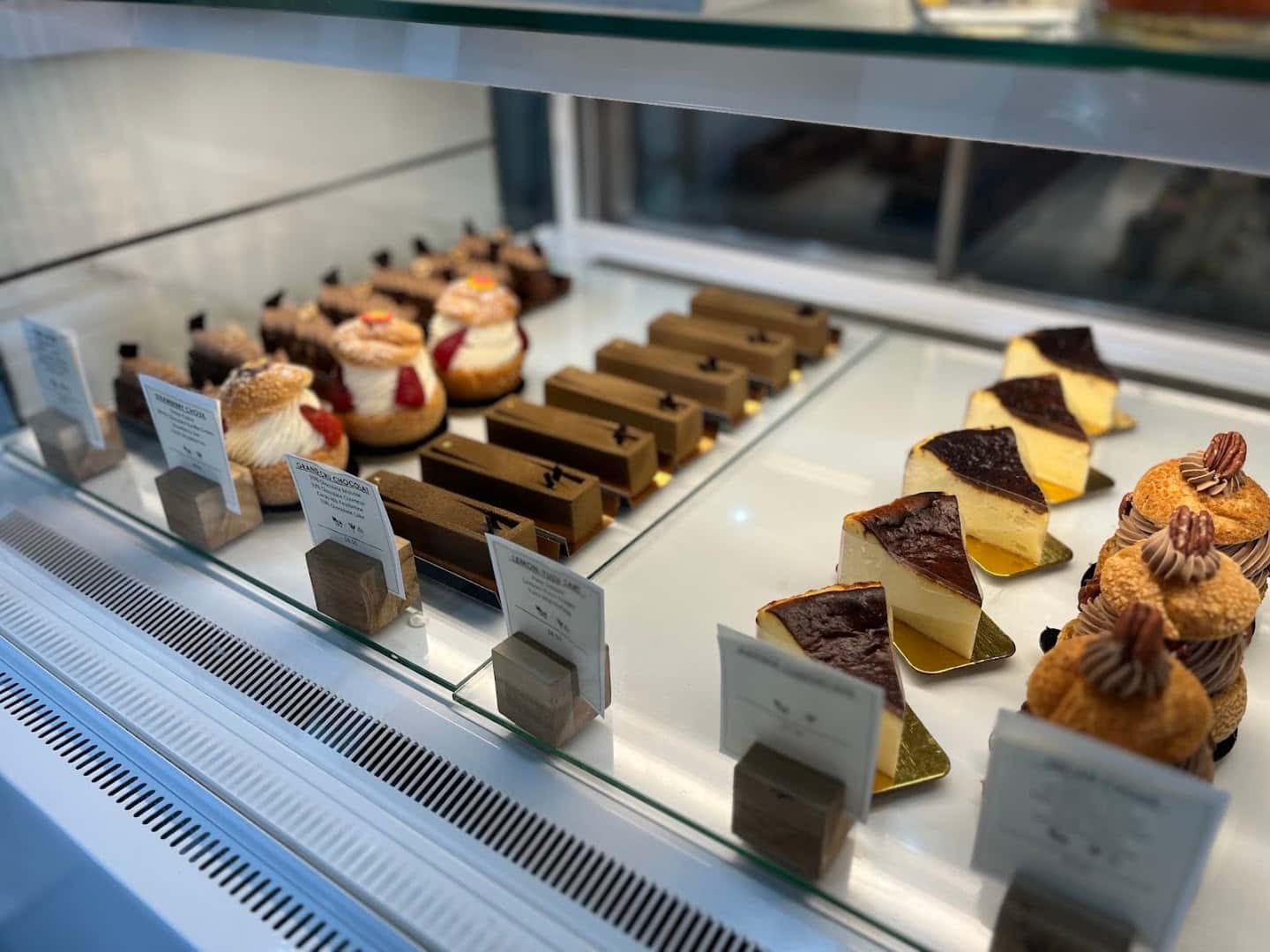 Saisha's Patisserie — Bakeries & Desserts photo 1 of 5