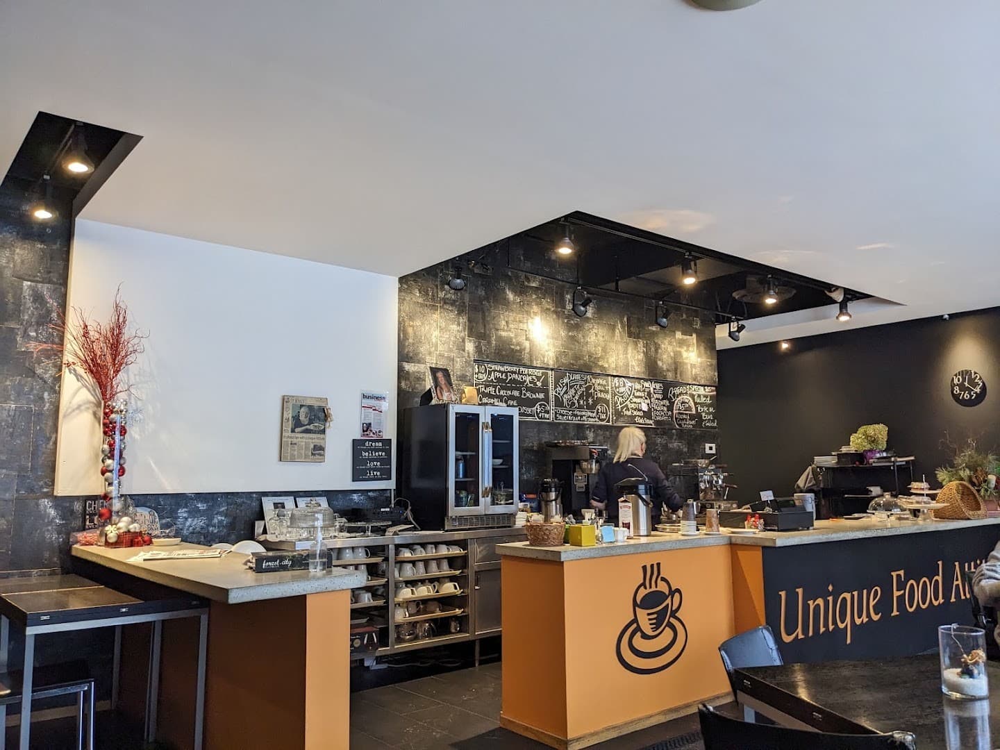 Unique Food Attitudes — Restaurants photo 1 of 4