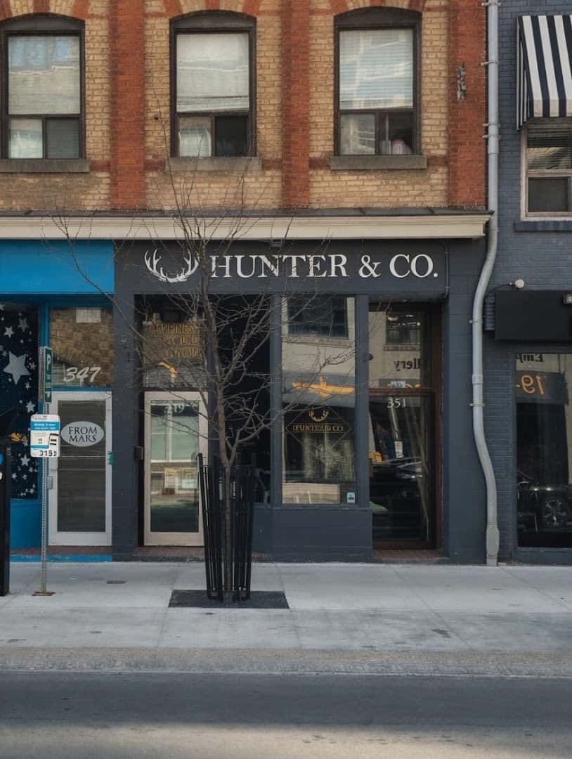 Hunter & Co. — Restaurants photo 1 of 4