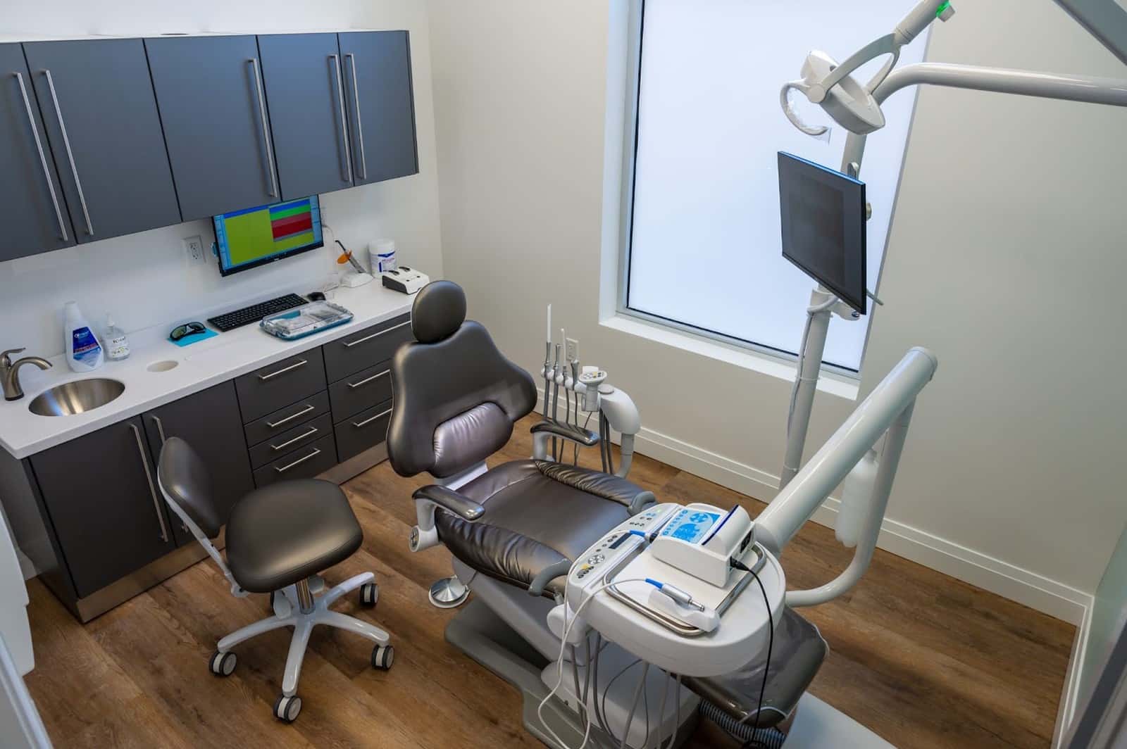 AIM DENTAL CENTRE — Dentists photo 2 of 5