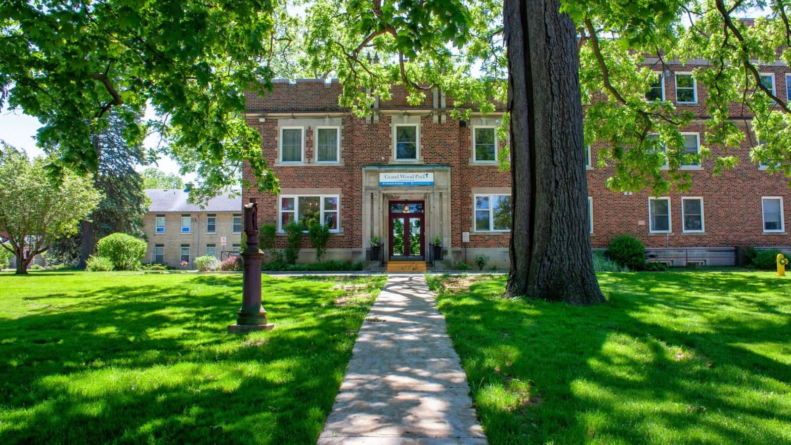 Levante Grand Wood Park — Senior Services photo 1 of 4