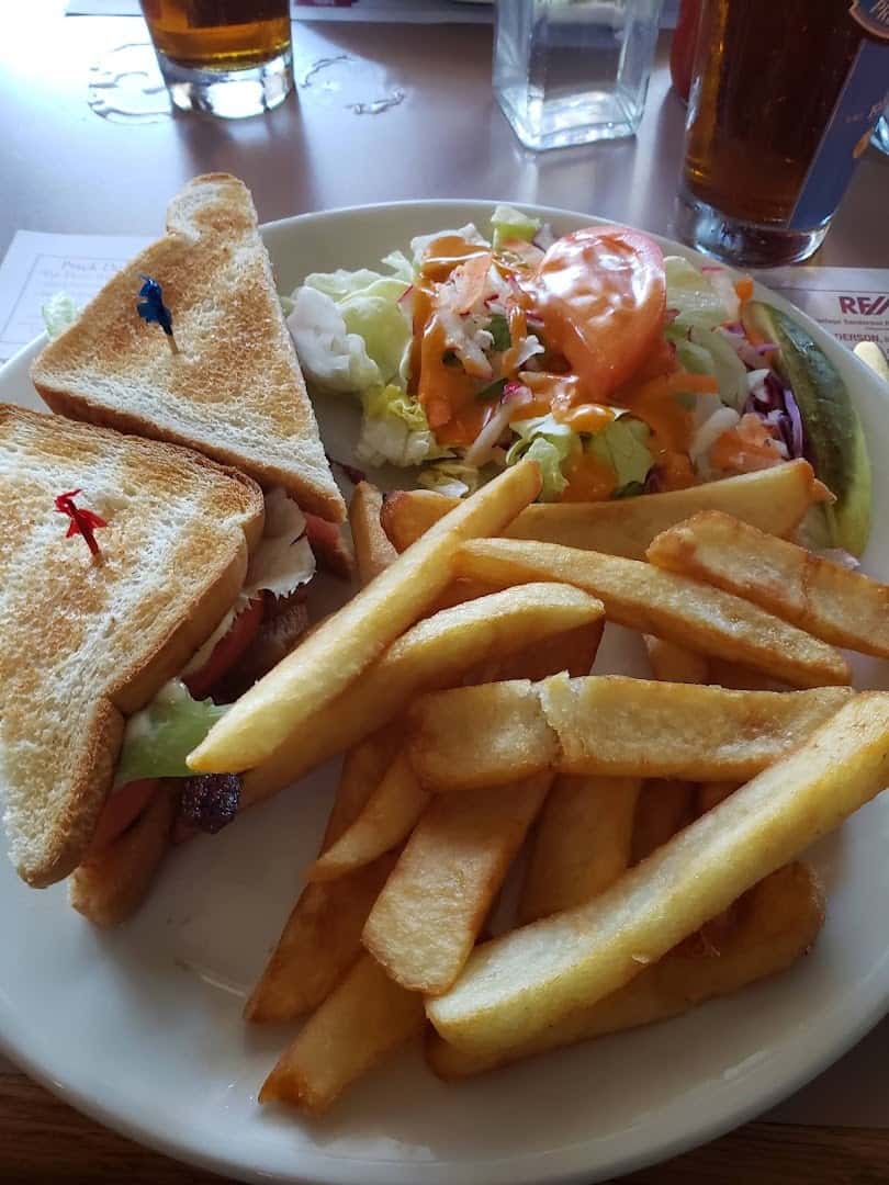 Hillside Restaurant & Pizza — Restaurants photo 2 of 4