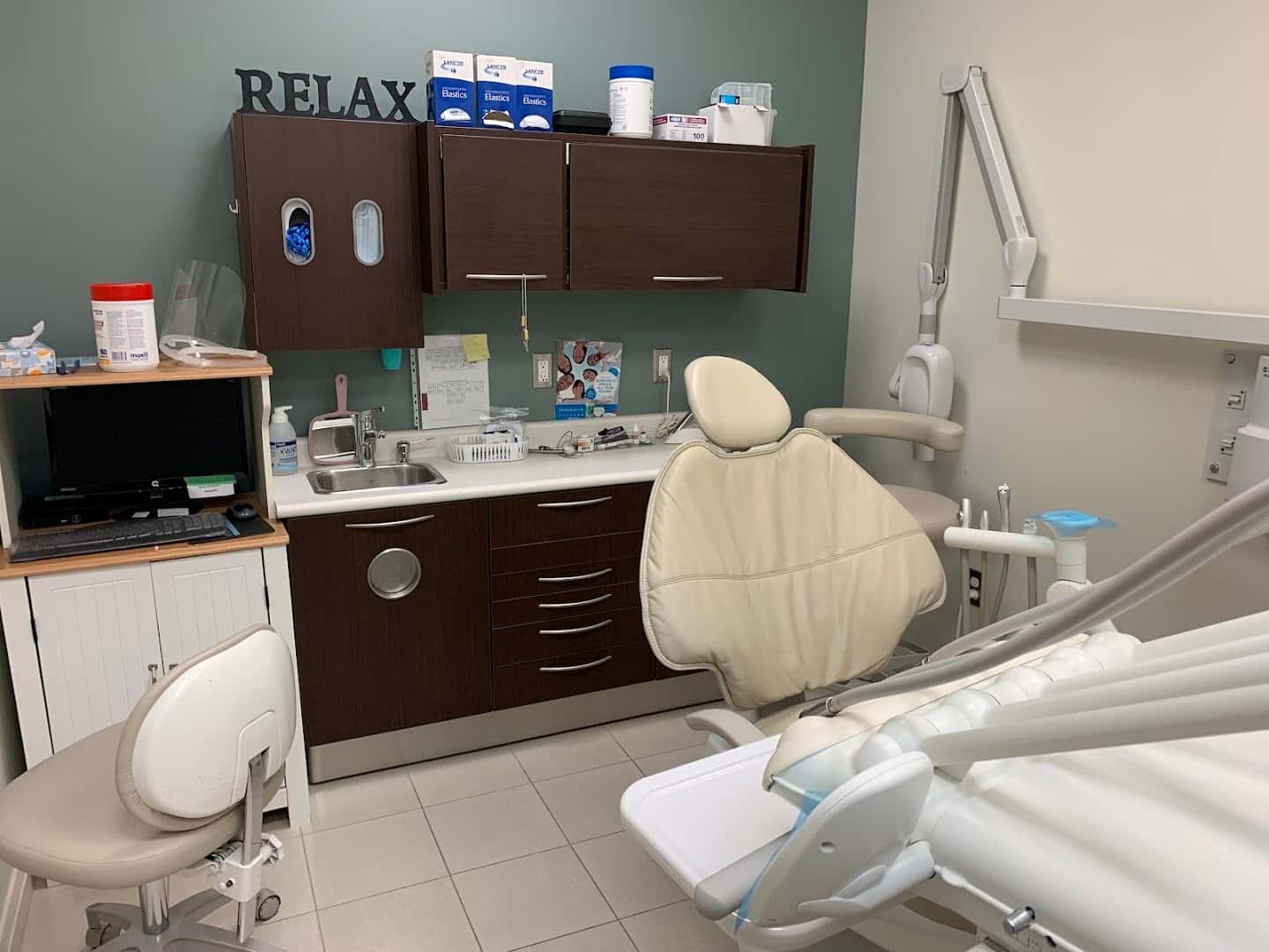 MEK Dental — Dentists photo 3 of 4