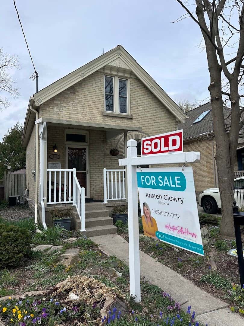 Kristen Clowry - London Ontario Realtor - Real Broker Ontario Ltd. — Real Estate Agents photo 2 of 4