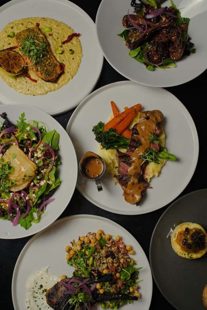SEASONS Dining & Bar — Restaurants photo 2 of 5
