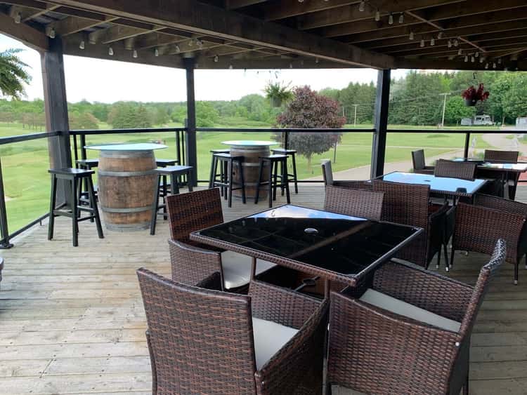 Divot's Bar & Grill