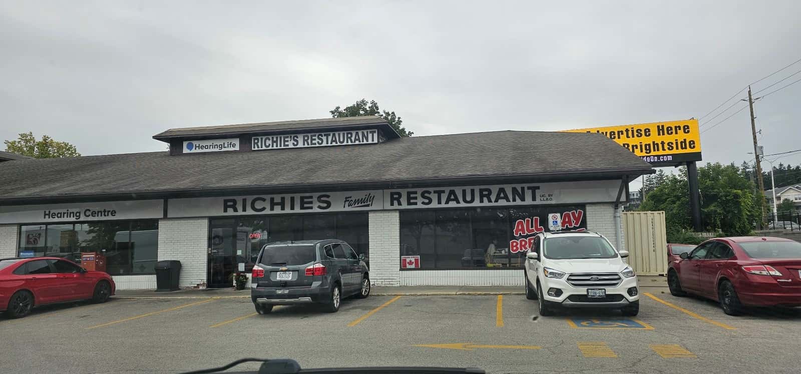 Richies Family Restaurant — Restaurants photo 2 of 5