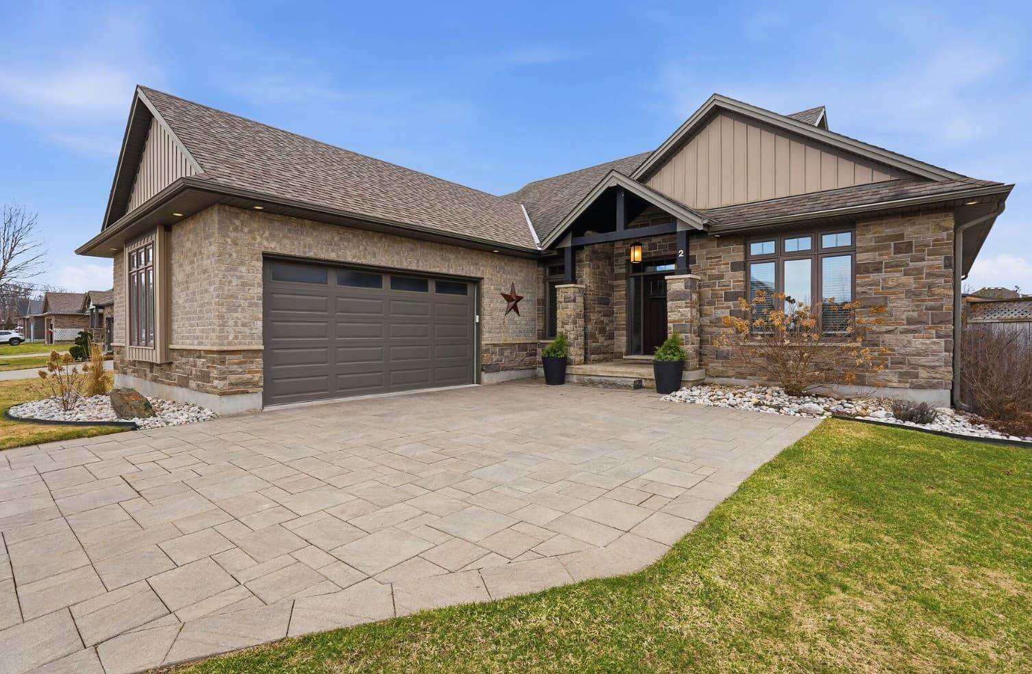 Ryan Hodge and Sandra Tavares: London, Ontario Real Estate Brokers — Real Estate Agents photo 1 of 4